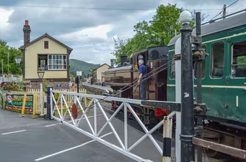 holiday cottages gwili steam railway station