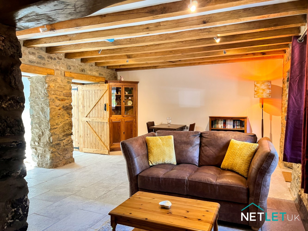 cosy holiday cottage by St David's West Wales