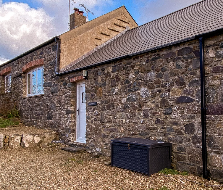 discover holiday cottages near Porthgain